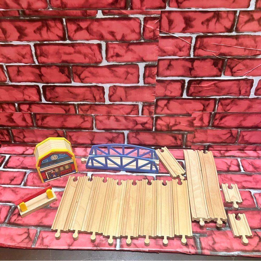 Thomas & Friends Wooden Railway bridge and track pcs
